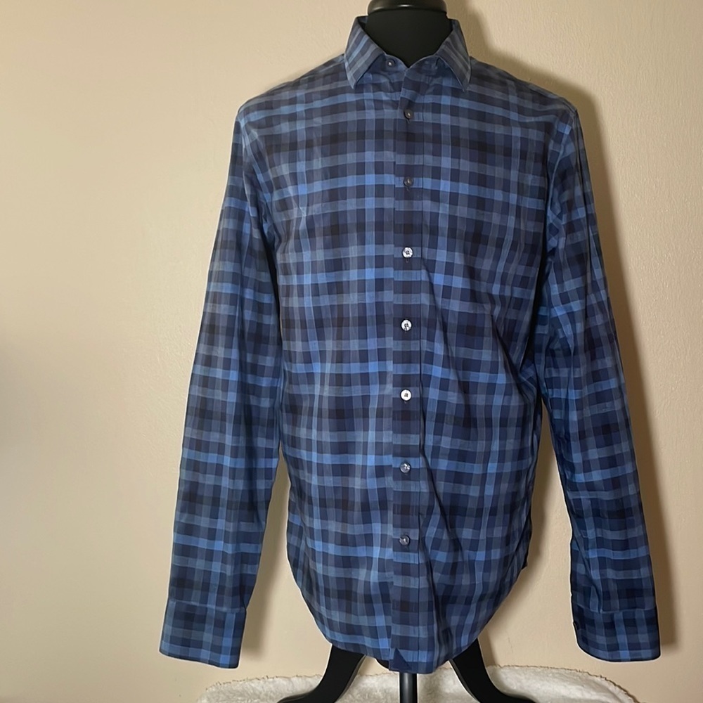 Untuckit Long Sleeve Button Down Shirt Size Large